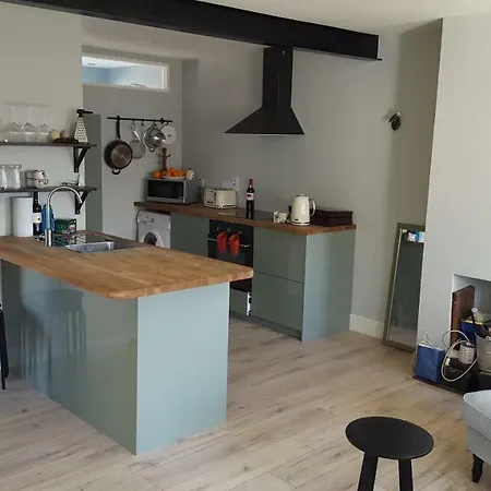 Our * אניסקרון